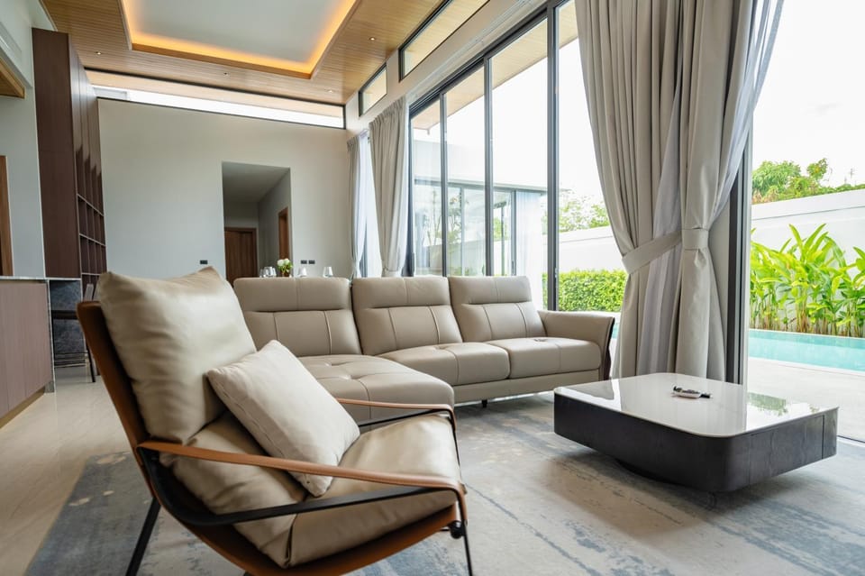 Living room, Pool view