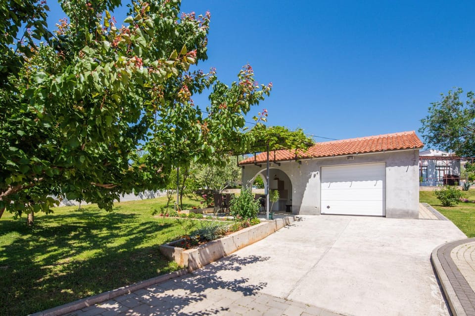 Property building, Garden
