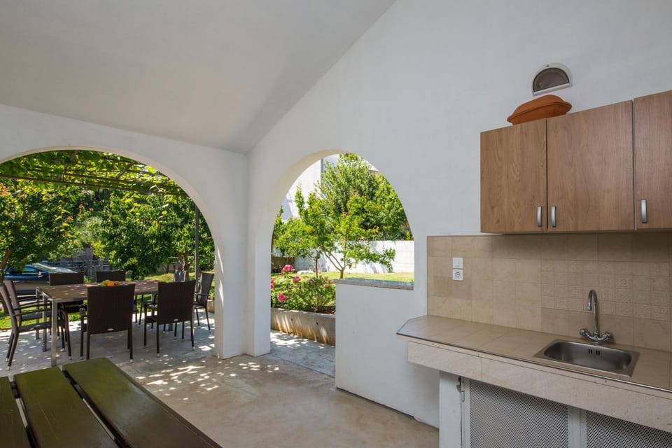 Garden, Kitchen or kitchenette