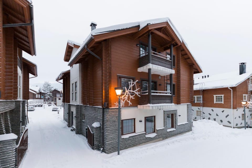 Property building, Neighbourhood, Winter, Street view