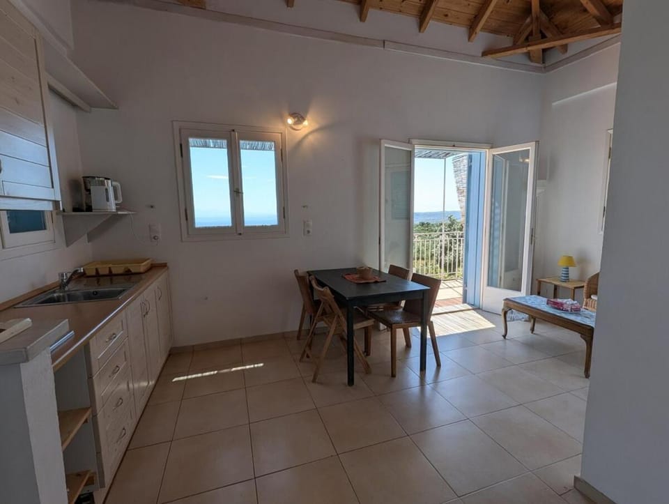 Loft apartment with sea view Apartment in Messenia