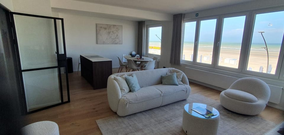 Living room, Sea view