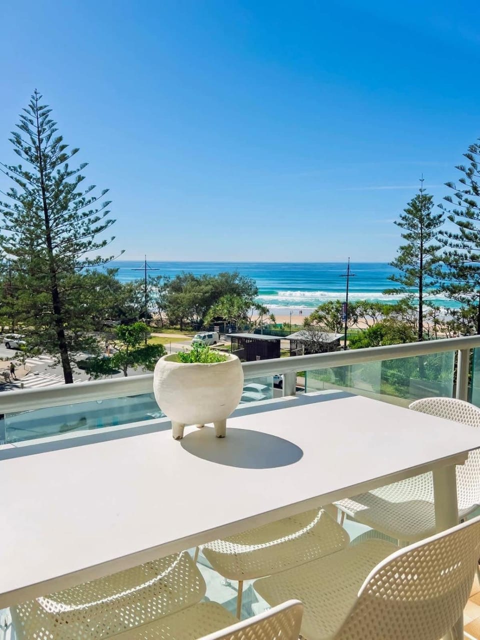 Balcony by the Beach Apartment in Surfers Paradise
