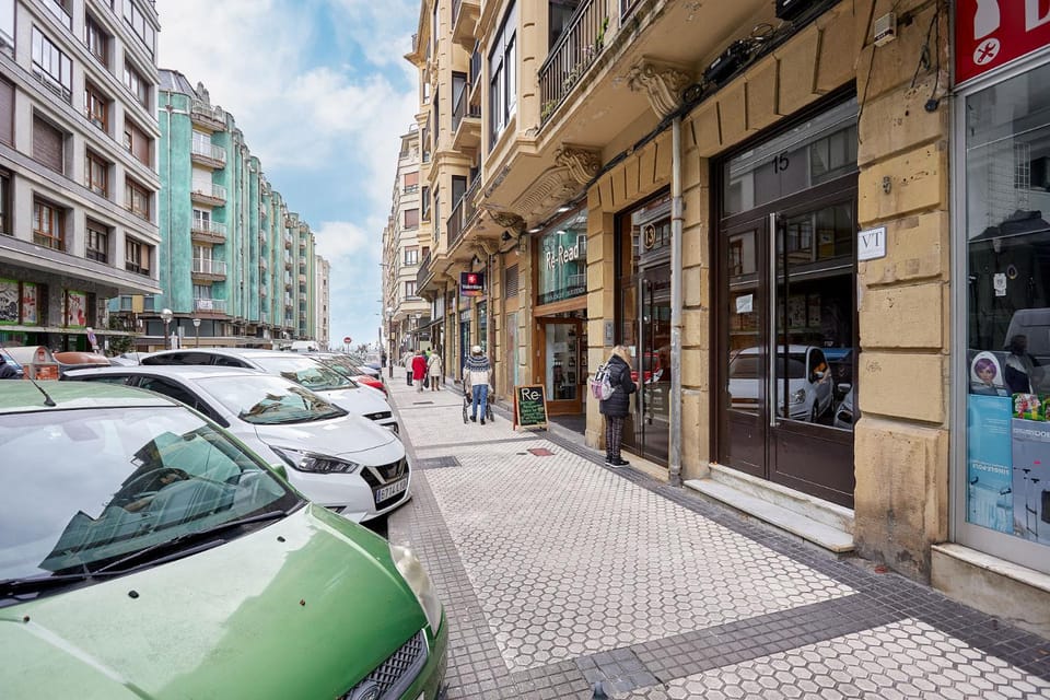 The Rentals Collection - Izpizua Apartment in San Sebastian