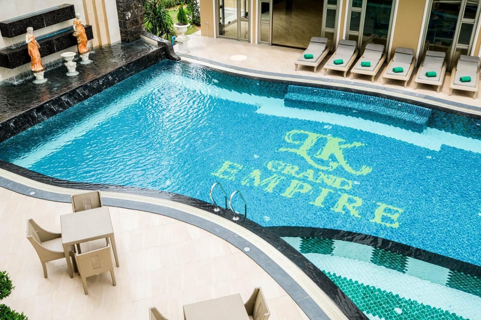 Swimming pool