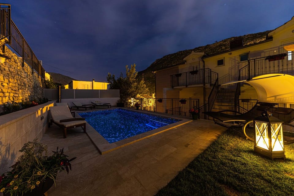 Property building, Swimming pool