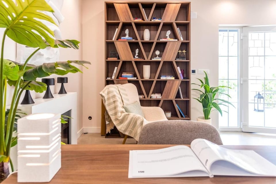 Library, Seating area