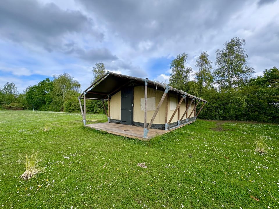 Property building, Garden, Balcony/Terrace, Garden view