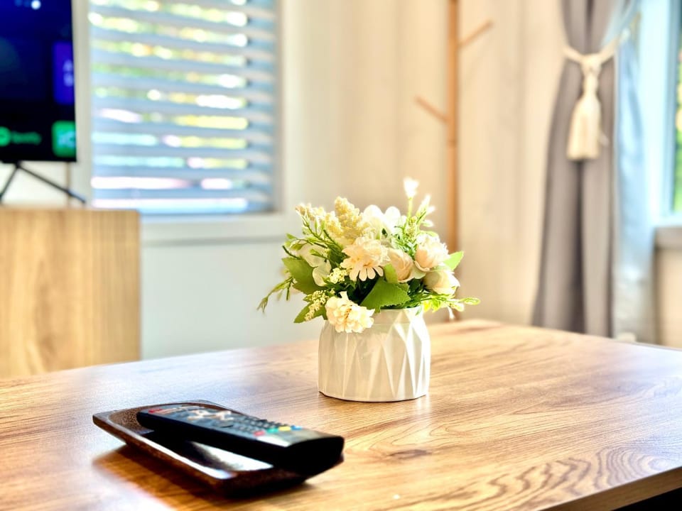 Newly Built 3 BDMs Besides Chartwell Shopping Mall House in Hamilton