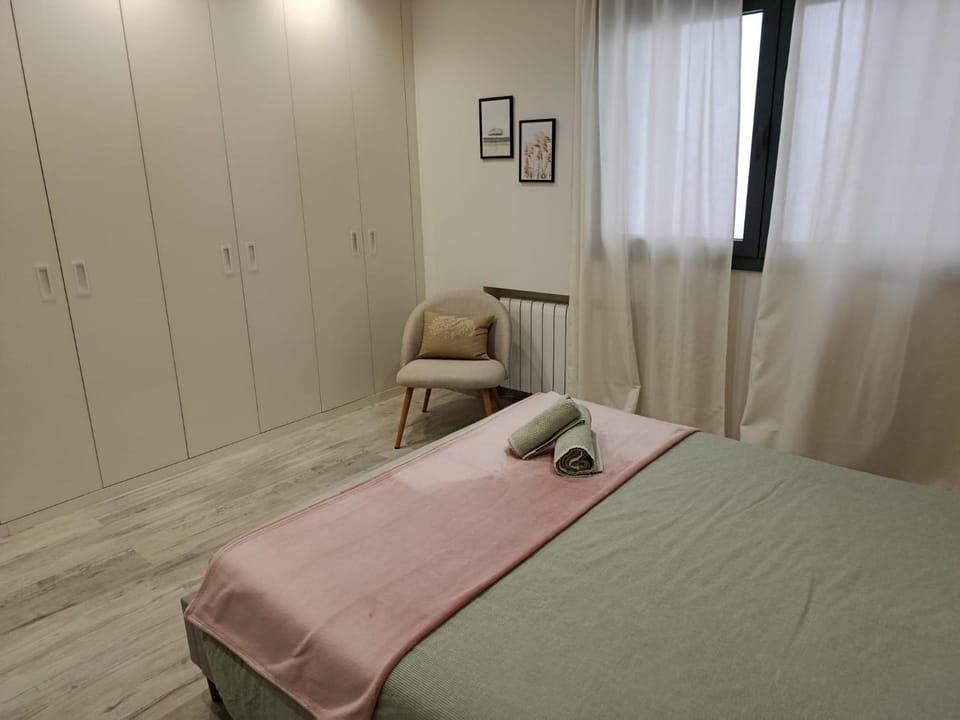 Bedroom, wardrobe