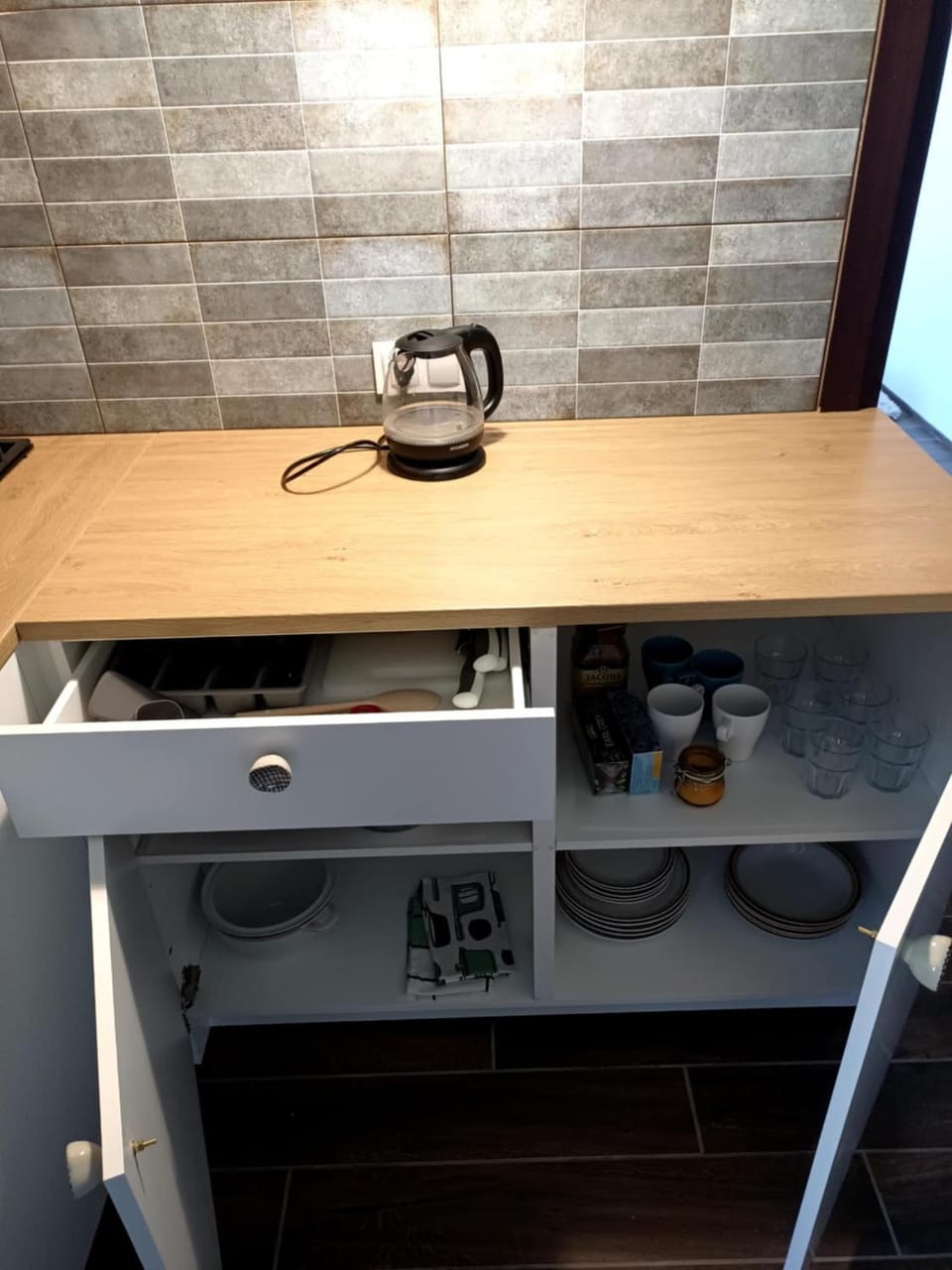 Kitchen or kitchenette