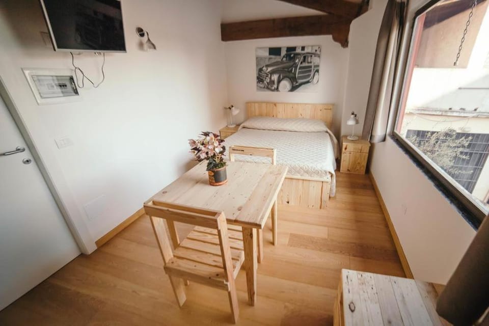 Le Camere Pietrasantine - Garage Bonci Bed and Breakfast in Pietrasanta