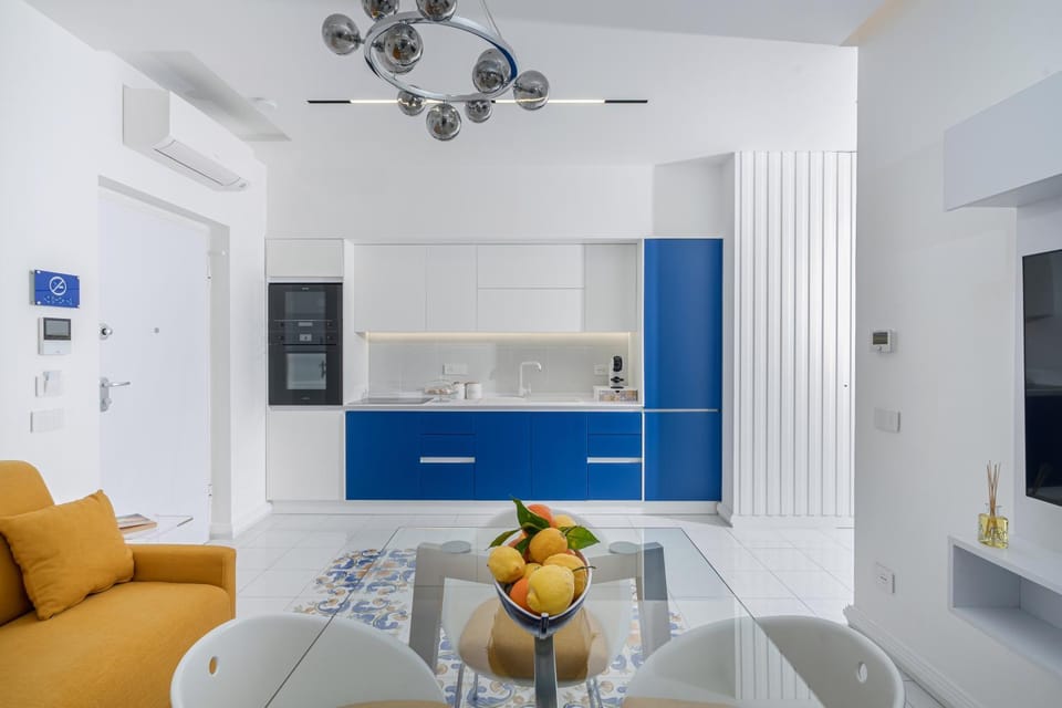 Kitchen or kitchenette, Living room, Dining area