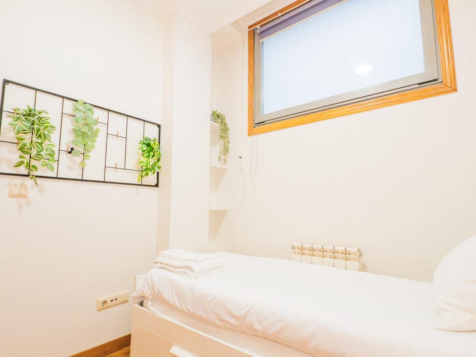 YBH Lopez de Neira 42, 1 Apartment in Vigo