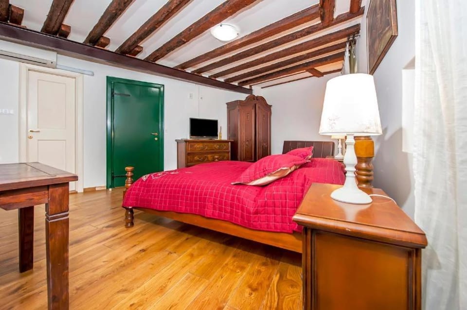 Classic-Style Studio Oscar II Apartment in Rovinj