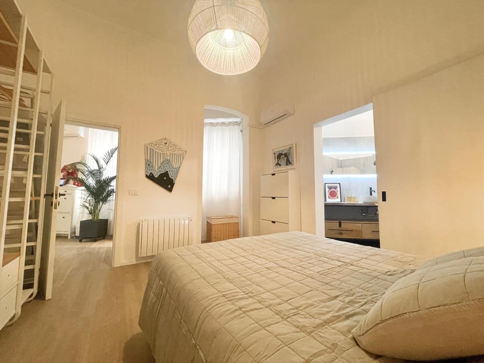 Bed, Bedroom