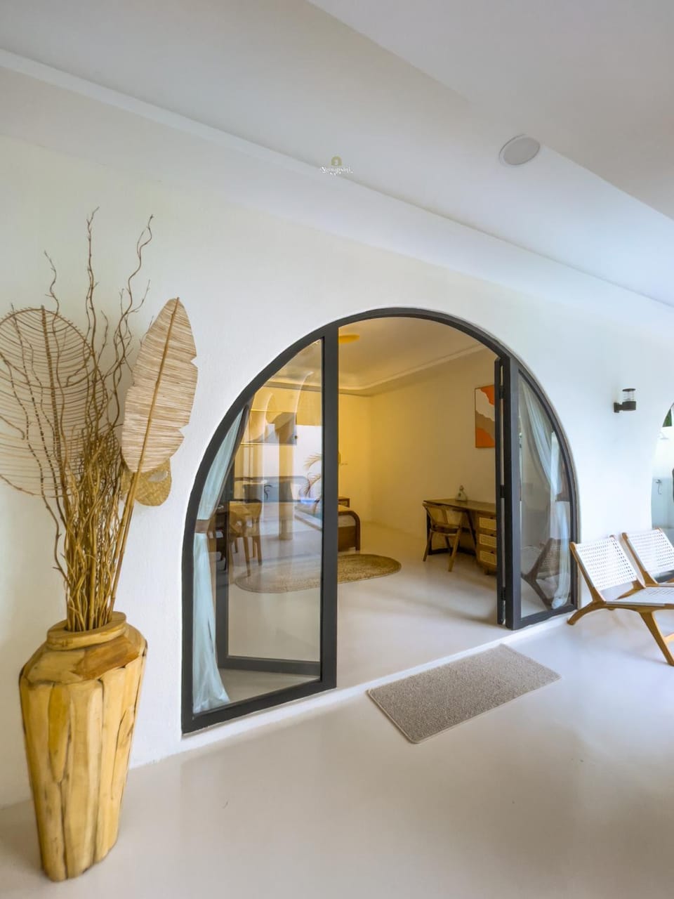 Casa Del La Luna by Nginapsini Villa in Cisarua