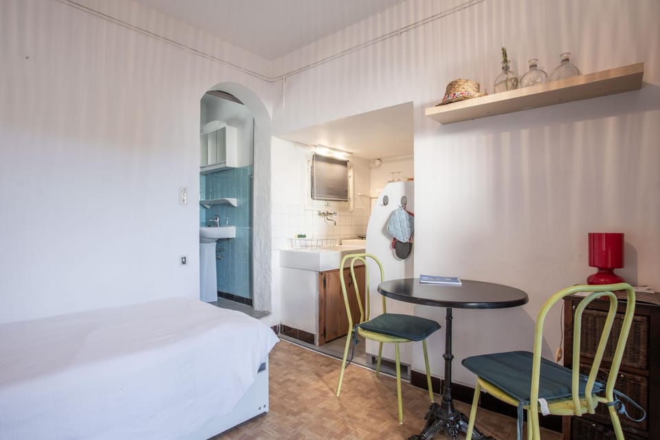 Property building, Living room, Bedroom