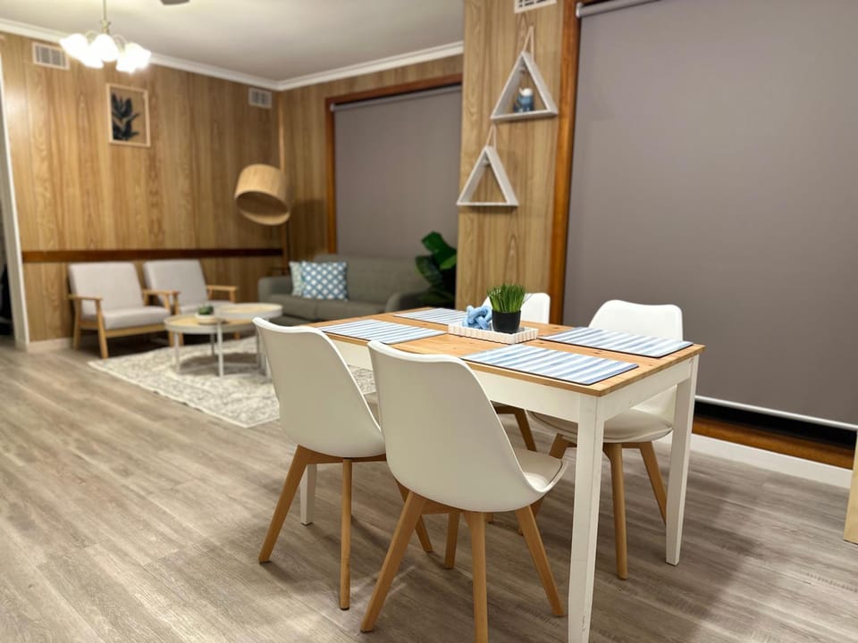 6 Bed-Spirit of Tasmania- 2 Mins -Shore GetAway House in Geelong