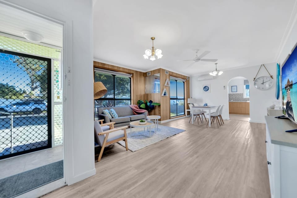 6 Bed-Spirit of Tasmania- 2 Mins -Shore GetAway House in Geelong