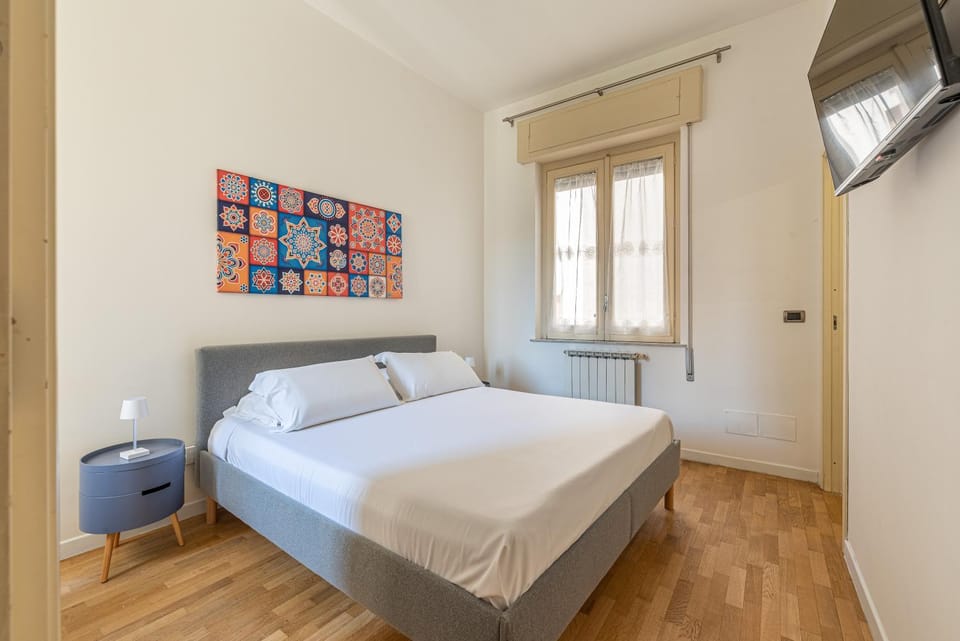Bed, TV and multimedia, Photo of the whole room, Bedroom, internet
