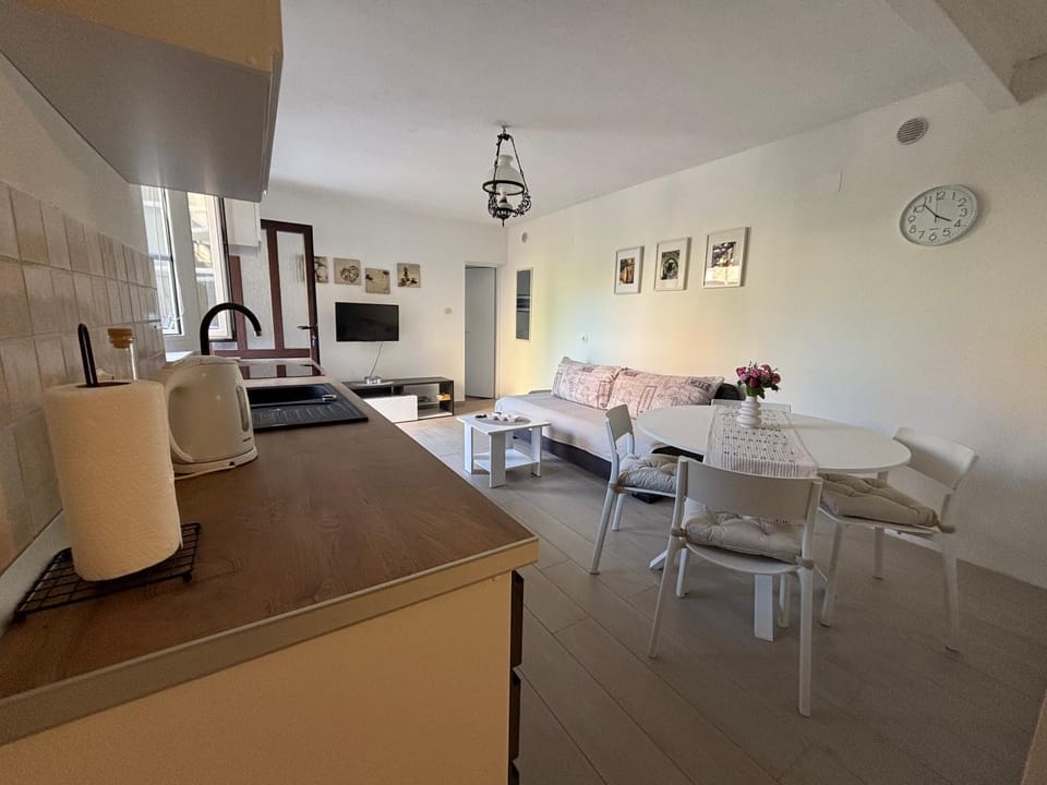 Apartment Porat Sali Apartment in Zadar County