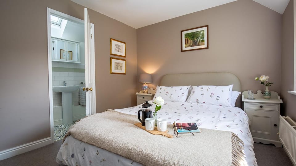 Shower, Bed, Bedroom