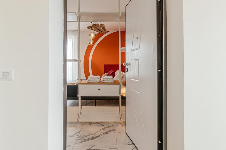 Bed, Photo of the whole room, Seating area, Bedroom, wardrobe