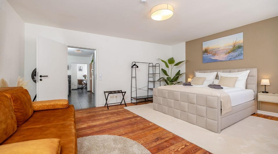 Communal lounge/ TV room, Bedroom, City view, City view