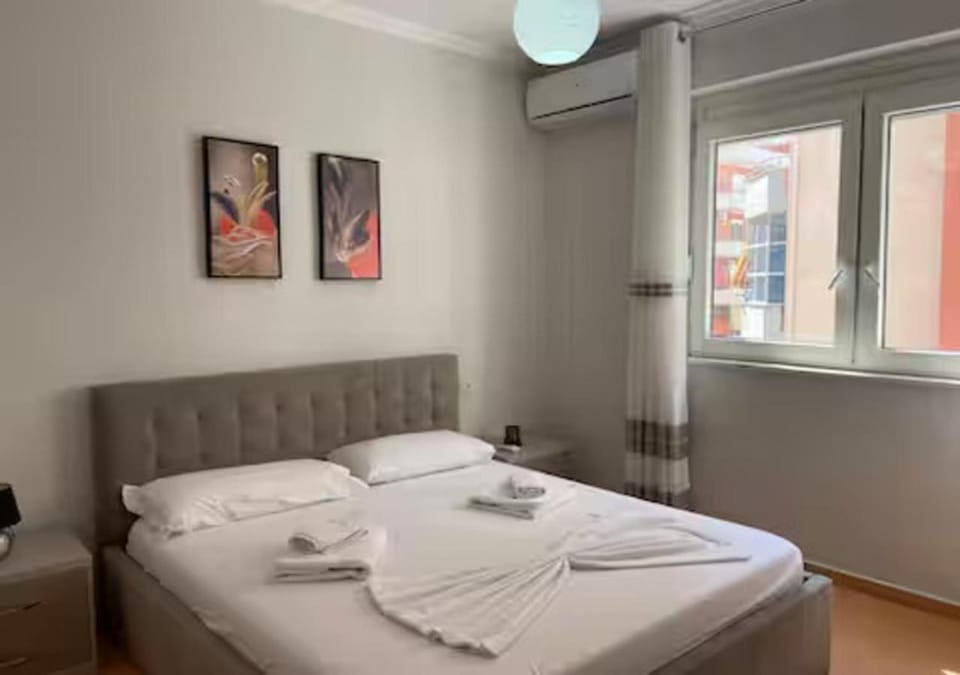 Bed, Photo of the whole room, Bedroom, towels, air conditioner