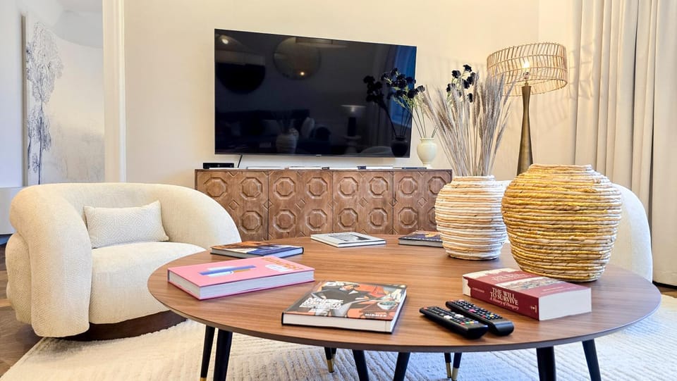 TV and multimedia, Living room, Seating area