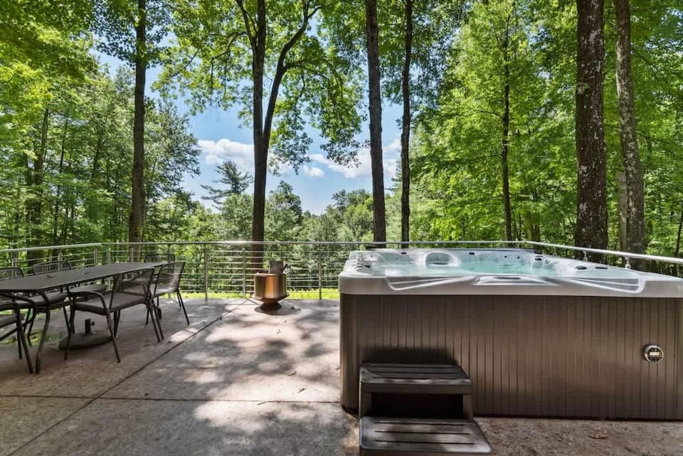 Epic architectural masterpiece views & hot tub House in Hudson Valley