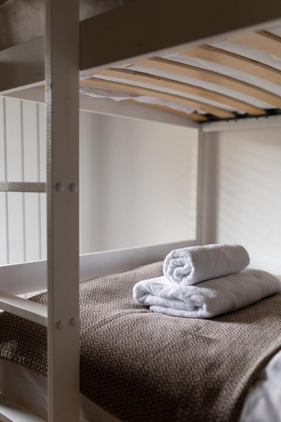 bunk bed, towels