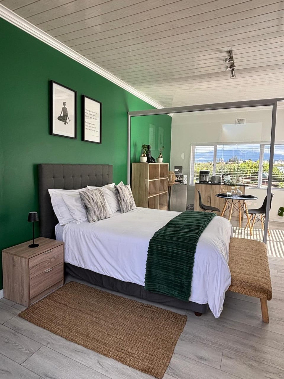 Bed, Seating area, Bedroom