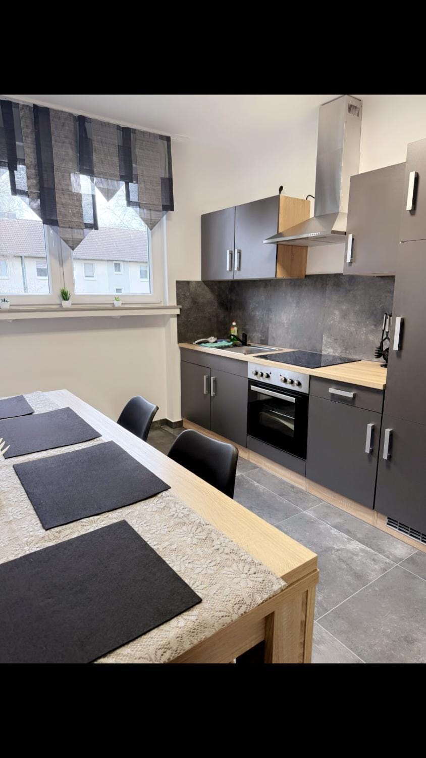 Kitchen or kitchenette, Dining area, stove