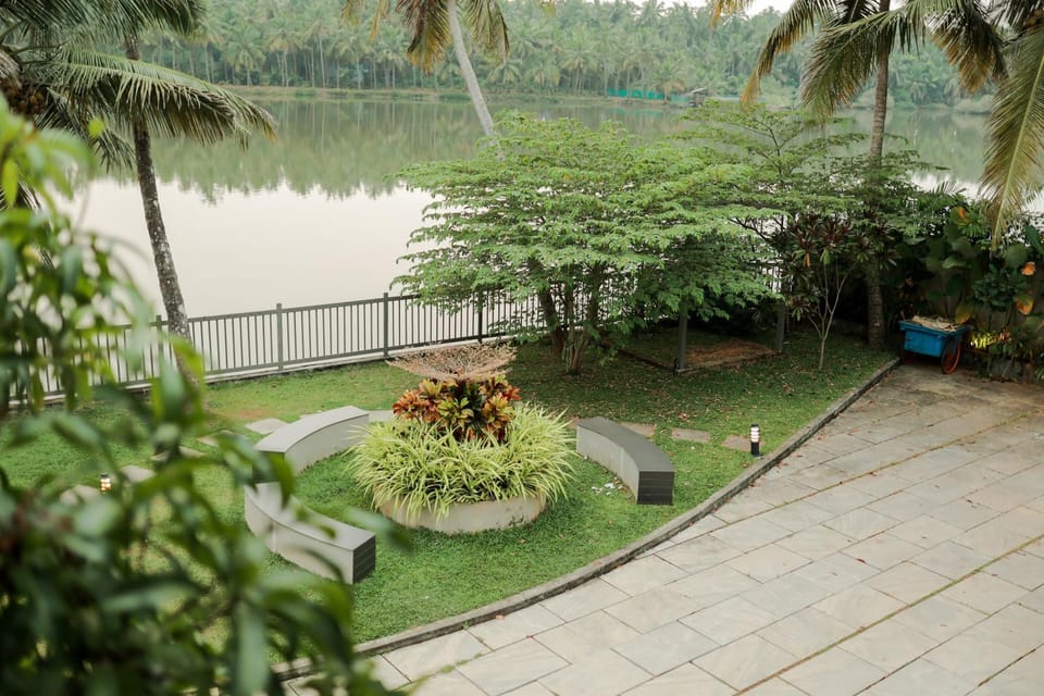 Day, Garden, Garden view, Lake view