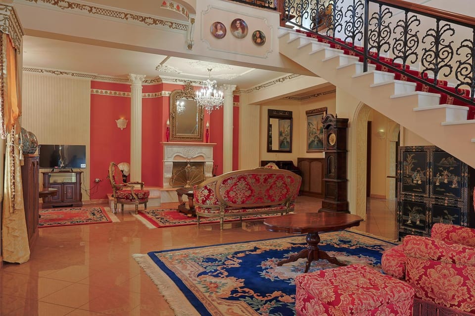 Living room, Seating area