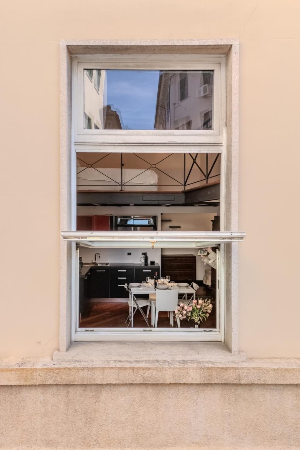 Genoa Center Chic Urban Retreat Apartment in Genoa