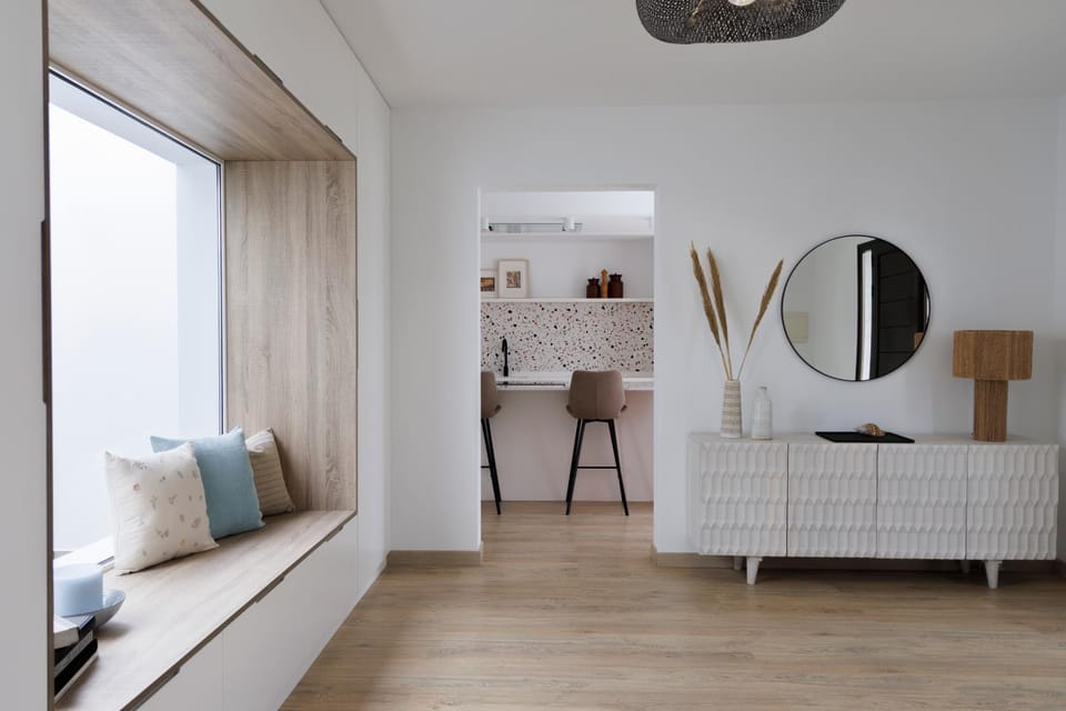 Lobby or reception, wardrobe
