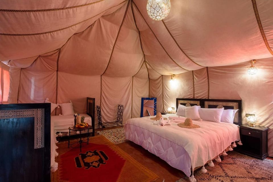 Bed, View (from property/room), Photo of the whole room, Bedroom