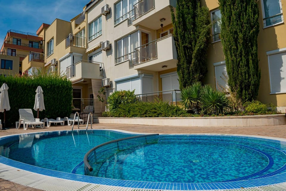 Property building, Swimming pool