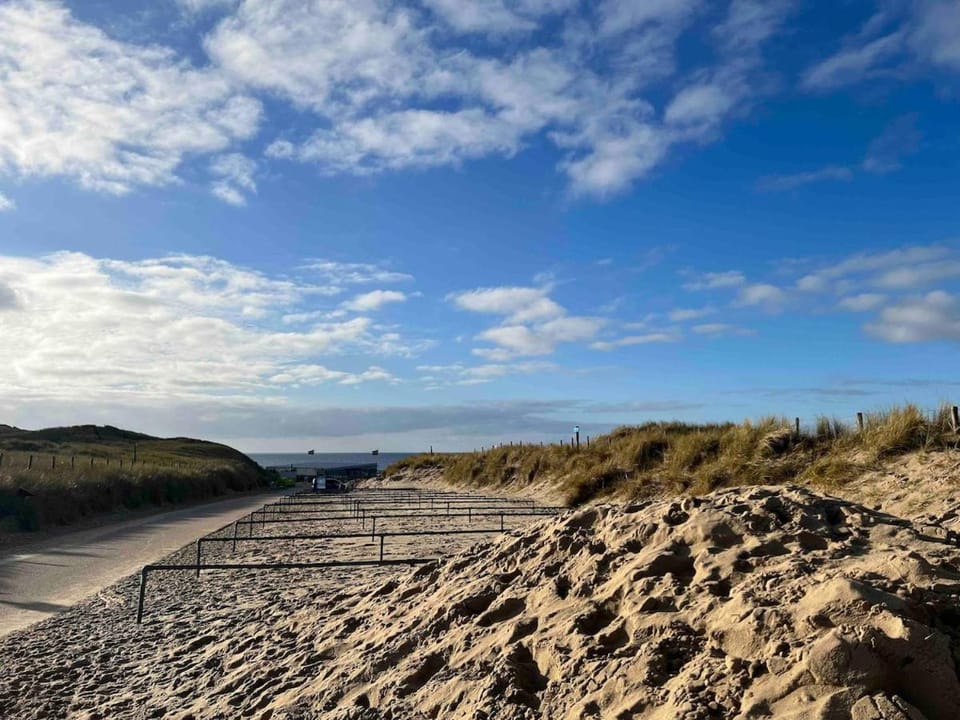 Dünenblick am Meer aber 400 meter entfernt, mit renoviertem Badezimmer Apartment in Julianadorp