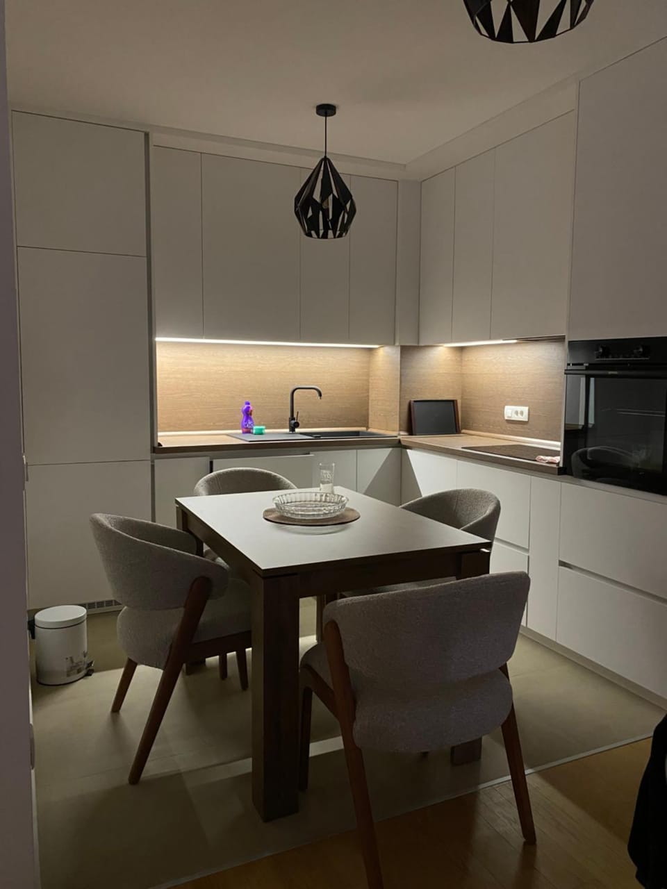Kitchen or kitchenette, Kitchen or kitchenette, Dining area