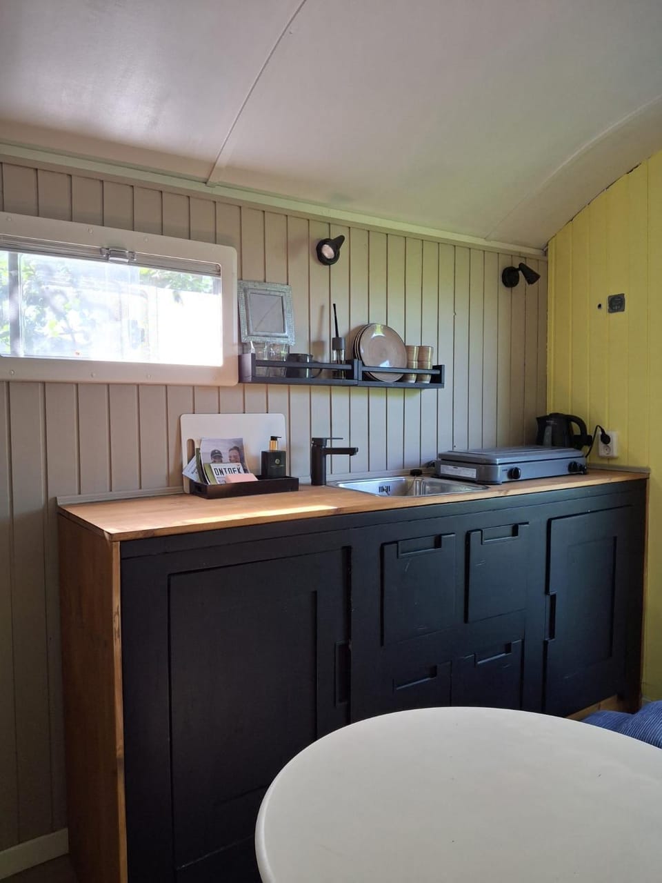 Kitchen or kitchenette, stove