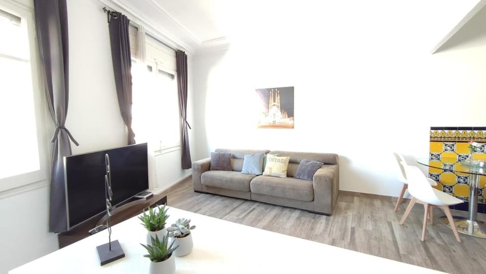 Enjoy this apartment, with two bedrooms Apartment in Badalona