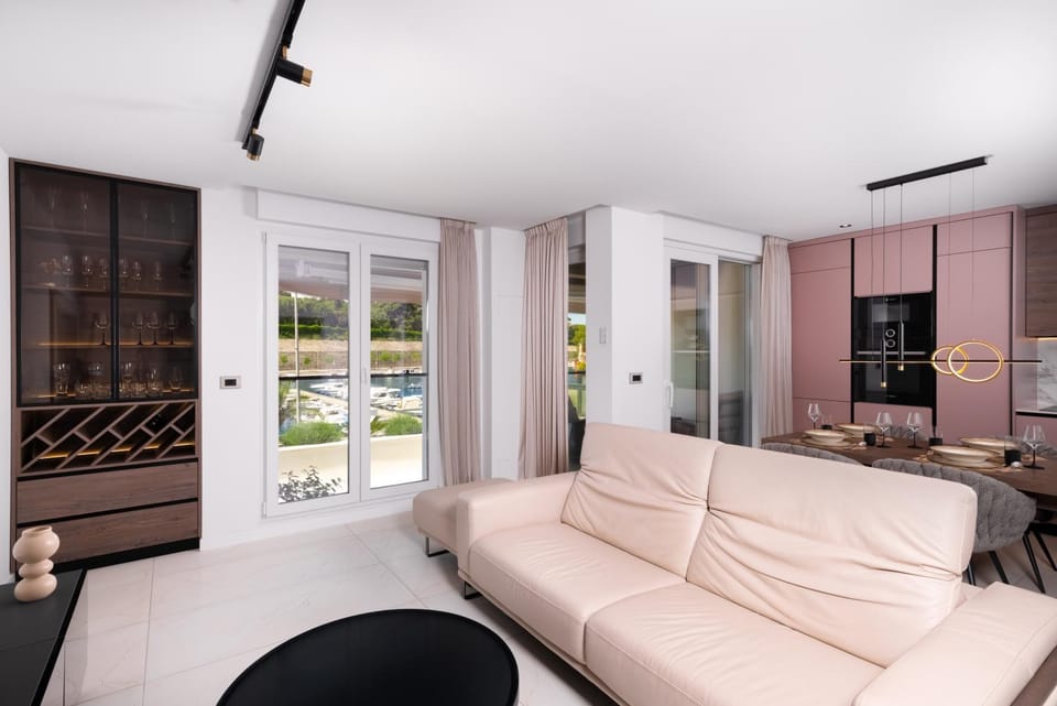 Living room, Dining area, City view, Sea view, kitchen