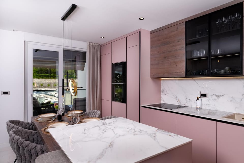 Dining area, City view, Sea view, kitchen