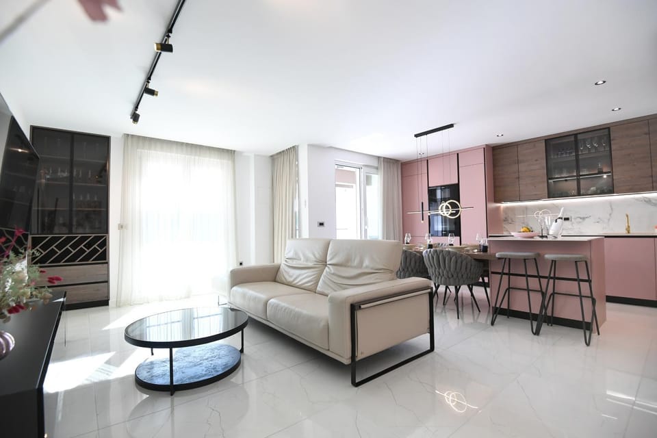 Kitchen or kitchenette, Living room, Seating area