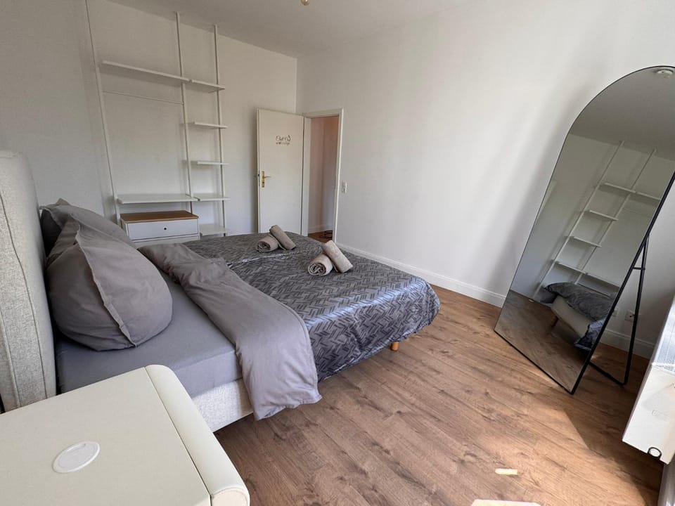 Bed, Photo of the whole room, Bedroom, wardrobe