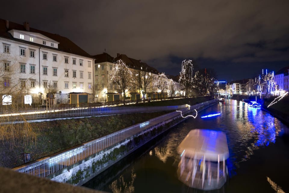 Property building, Nearby landmark, Night, City view, River view